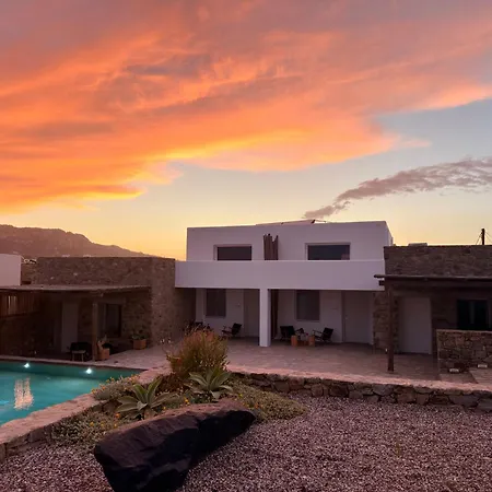 Mykonos Dot Art Homes דירה