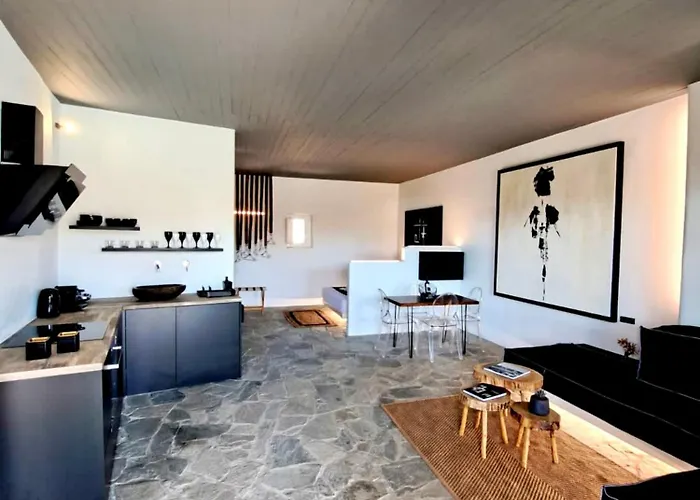 Mykonos Dot Art Homes Apartman *